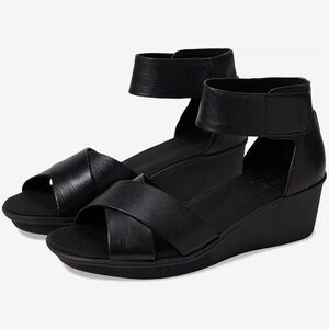 NWOT Naturalizar Riviera Leather Wedge Summer/Vacation Sandal -Black-Size 5.5